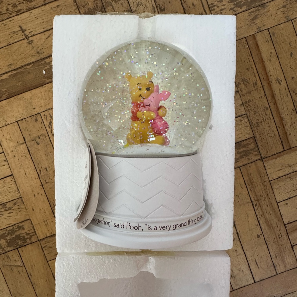 Winnie the Pooh Globe
